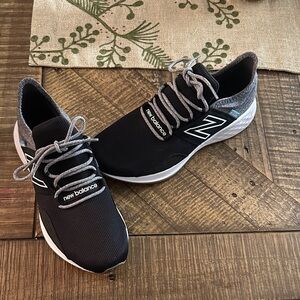 New Balance Men's Black and Gray Sneakers